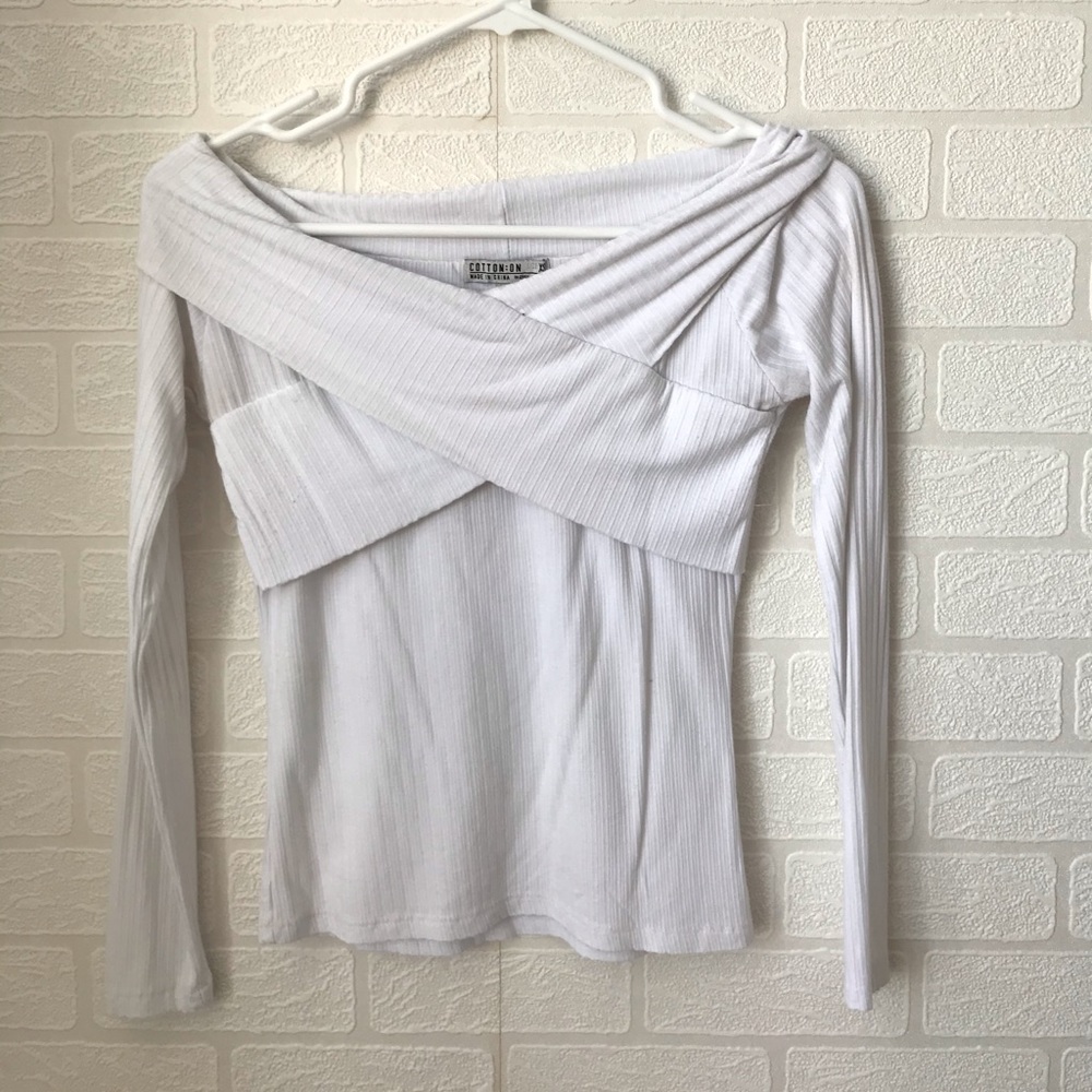Off the shoulder long sleeve